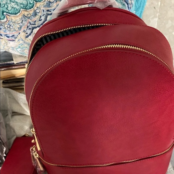 New backpack purse with matching wallet - Picture 2 of 5